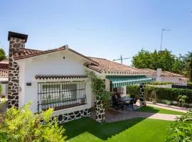 Charming Malaga Retreat, Main House plus Cozy Casita