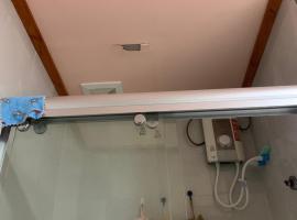 Room for rent, hotelli kohteessa Hithadhoo