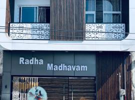 Radha Madhavam Luxurious Boutique Stay, hotel sa Mathura