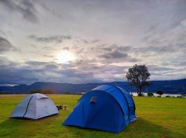 Camping San Francisco - Cabaña, Teepee & Zona de Camping, hotell sihtkohas Guatavita