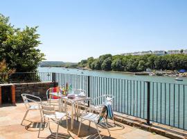 Kingfisher-Qc1185, ξενοδοχείο σε Milford Haven