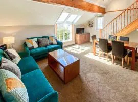 Broad Apartment 7 - Uk48073