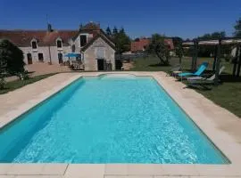 2 gîtes mitoyens avec piscine 8-12 pers