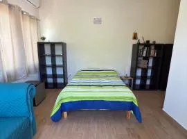 Habitación Ecléctica con AC a Pasos del Mar