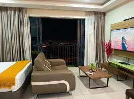 Cozy Haven Middlemist's Red Suite at Trefoil