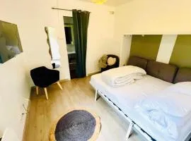 Close to the Lake !!!