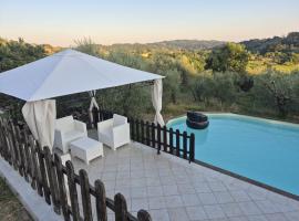 Appartamento Absolute Tuscany con piscina, hotell sihtkohas Collodi