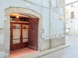Casa de piedra del siglo XVII restaurada con encanto, para 8 personas, en Castelló d'Empúries - ES-228-96