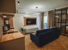 Modern Luxury Apartment & Parking