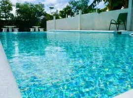 See Belize SUNRISE SeaView 2-bed Studio with Pool Overwater Deck, Ground Floor