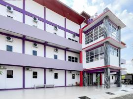 RedDoorz Syariah at Humaira Stay Tabalong, place to stay in Tanjung