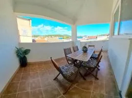 Tisno Summer Home Laterna