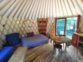 Yourte, hotel in Auzat