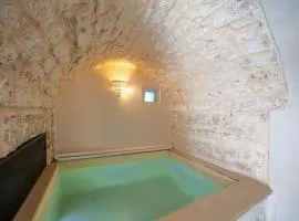 Jacuzzi IV Monte romantic suite with hot tub