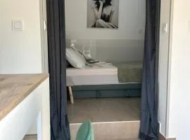 Apartment Studio Rosi 2, Peaceful Stay in Pula, Free Parking