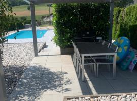 maison en campagne วิลลาในVernois-l&egrave;s-Belvoir