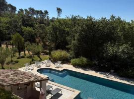 Les Gardis Family house for ideal refuge in Provence !, hotel a Cadenet