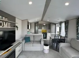 Pure Living -West Sands, Quiet Grassy retreat Seal Bay