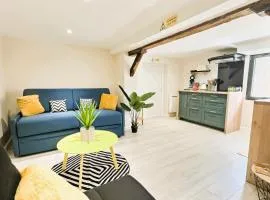 Studio cosy refait à neuf - proche aéroport et tram