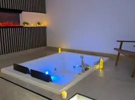Suite con jacuzzi y chimenea en Torredonjimeno - La suite de Don Ximeno