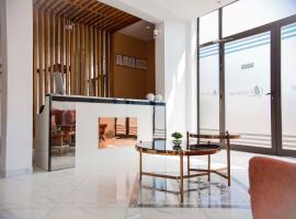 Residencial La Gran Via, hotel in Luanda