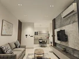 Spacious Designer Three Bedroom Home in Almadinah