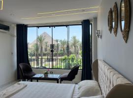 Viesnīca ar autostāvvietu Miracle Pyramids View Hotel pilsētā Giza