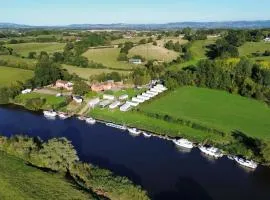 By The River Severn - Caravan 6 - Severnside Boat and Caravan Park