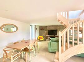 La Chaumière en bord de mer, villa in Trégastel