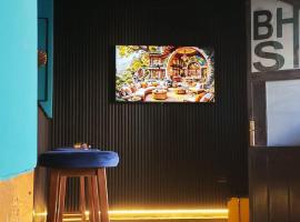 Blue Stone H, hotel com estacionamento em Madaba