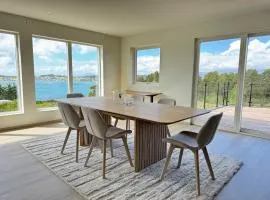 Exclusive penthouse apartment near the sea and nature - Sæbøvik