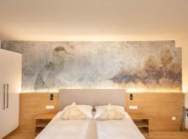 Hotel Garni Wurzer – hotel w mieście Velden am Wörthersee