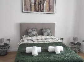 Cosy Private Home in London with Garden