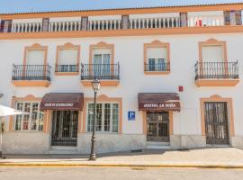 Hostal Restaurante La Niña, guest house in Palos de la Frontera