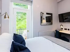 Charming Howth Marina Retreat