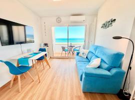 Face a la Mer - vue epique, climatisation, wifi, draps inclus, self catering accommodation in Empuriabrava