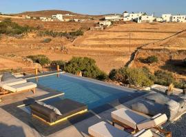 Kozadinos Art Suites, hotel con alberca en Kithnos