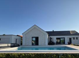 Csillag&ouml;sv&eacute;ny Resort, cottage in Piliscsaba