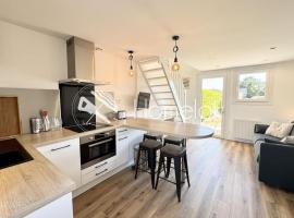 Maison refaite à neuf - Piscine et parking privé, Hotel in Guidel