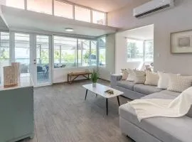 Beachfront Apt6 2BD 2BTH Oceanview Priv Ter Pool