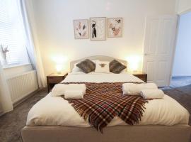 Spacious Home - 4 Bedrooms - Sleeps 9 - FREE Superfast 1GB Wi-Fi - 55" Smart TV - FREE Parking, ξενοδοχείο στο Νιούκαστλ απόν Τάιν