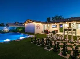 Charming Zen home with Heated Pool, Pool table, Arcade and Mini golf.