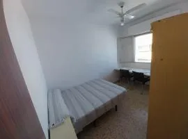 Habitación G mercadona con vistas a la calle