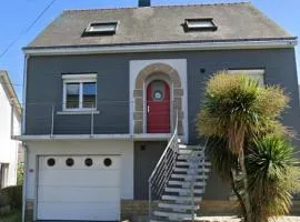 House of Dreamers - 6 Bedrooms - 12 people - Near Beach