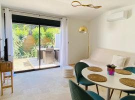 Nanséa Lodge en Provence, cabin in Nans-les-Pins