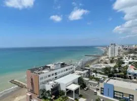 Hermosa vista a ciudad Edificio Poseidon