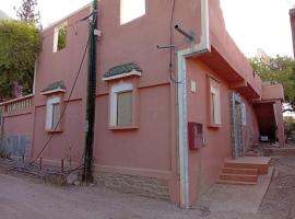 auberge djebel rose 3, hotel v destinaci Oulad Akkou