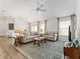 Designers 3BR in The Villages With Four Seaters Golfcart King Bed