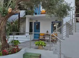 Trikeri Inn