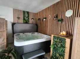 Une parenthèse en luberon, jacuzzi